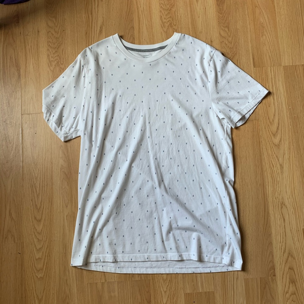 Old navy T-shirt